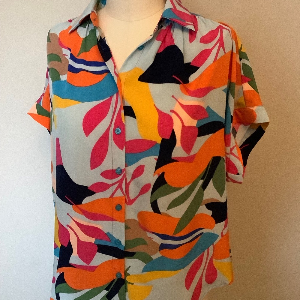 Size L button blouse